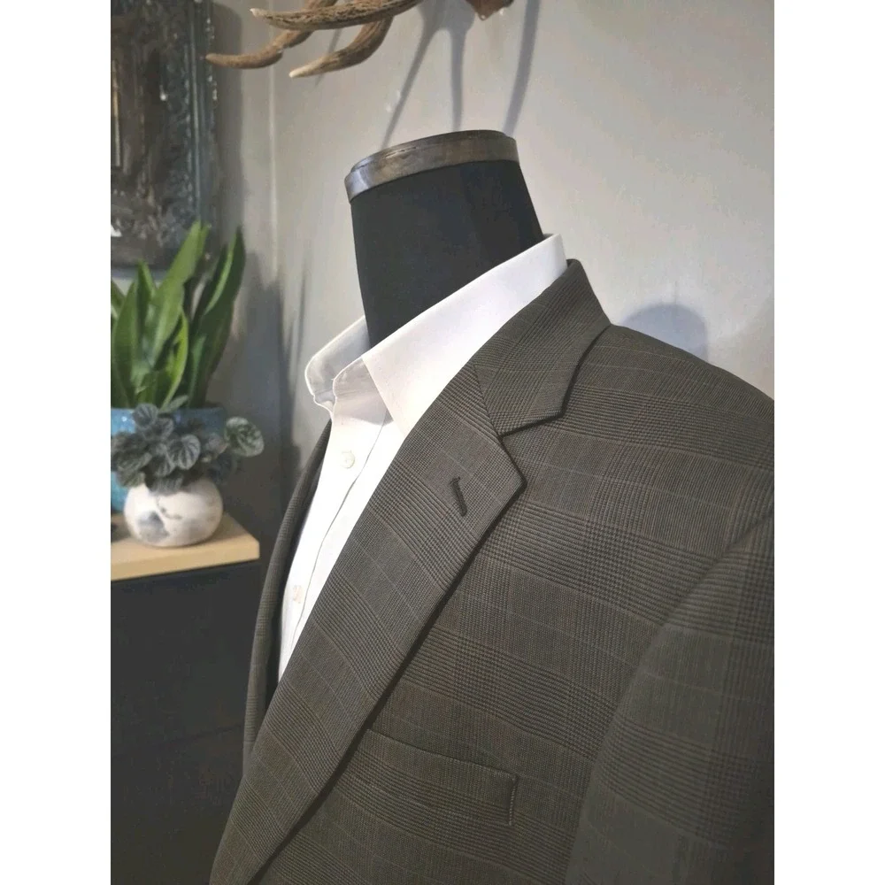 Jos A Bank Mens Wool Sports Coat 42L Taupe Plaid 2 Button Blazer P801